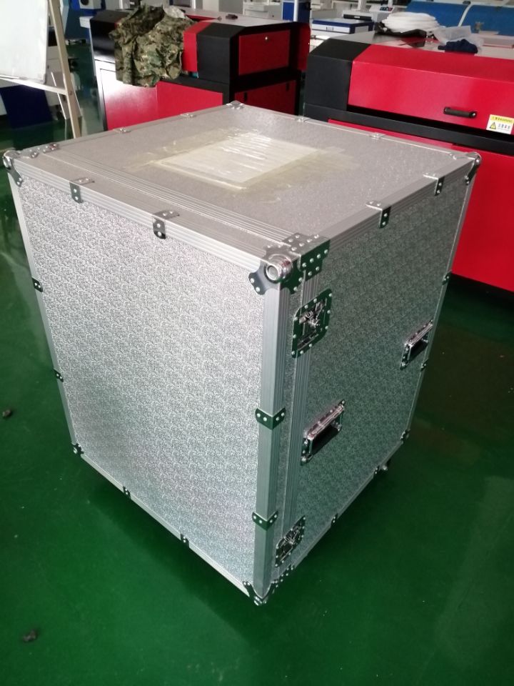 Système compact de décapage Laser 200W Pulsés conforme aux normes